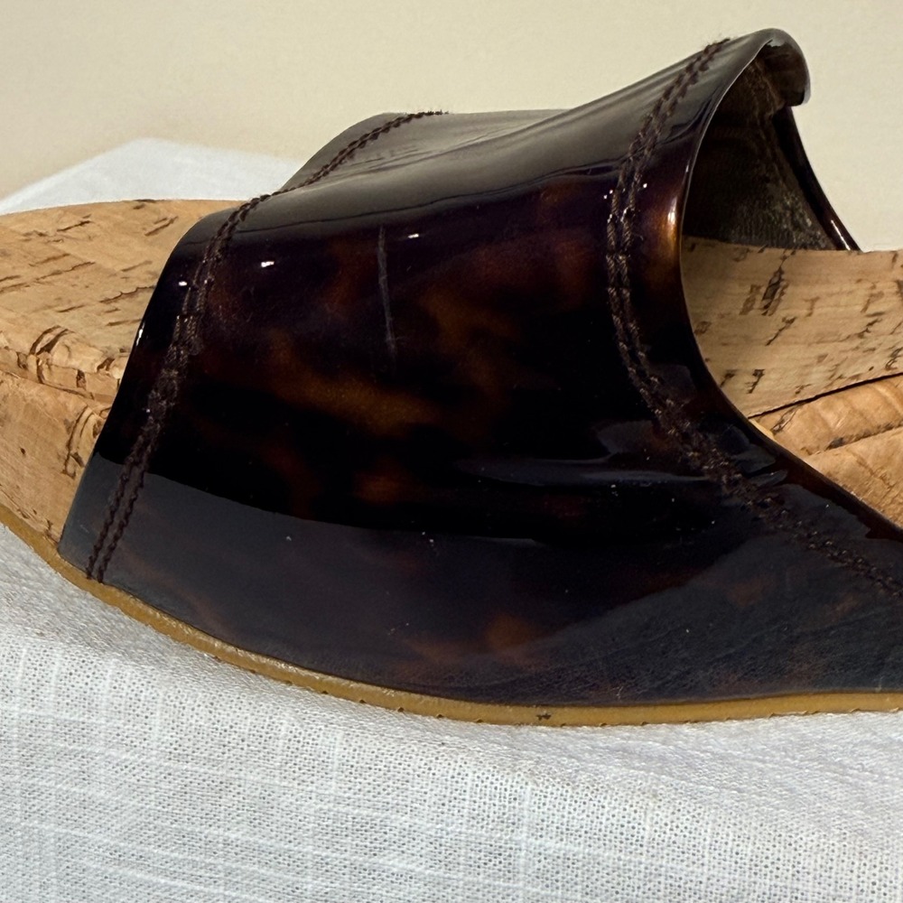Stuart Weitzman Tortoise Patent‎ Cork Wedge Slide Sandals Women's Sz 8.5M Resort - Picture 13 of 15